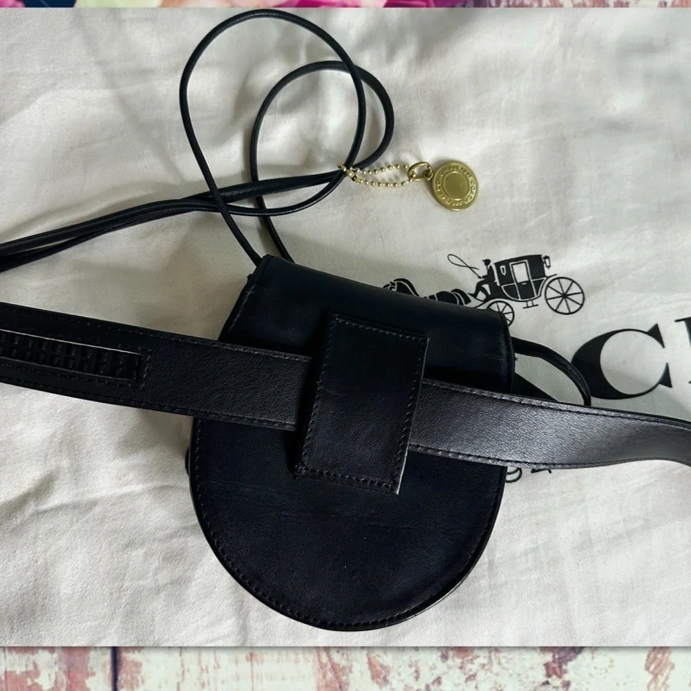 VINTAGE COACH BLACK HORSESHOE CROSSBODY /  BELT BAG 4857